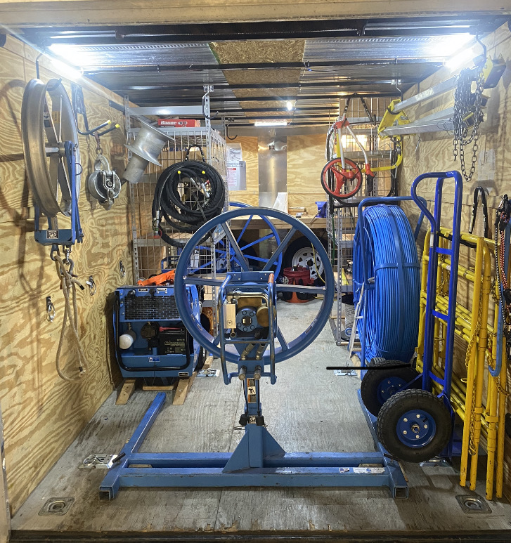 Self-perform fiber optic splicing and cable pulling equipment